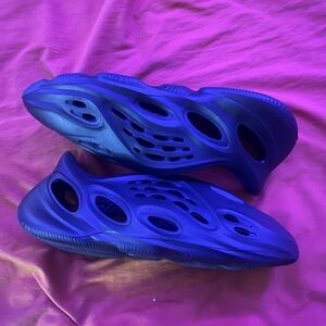 FOAM RNNR ONYX sz.10.5